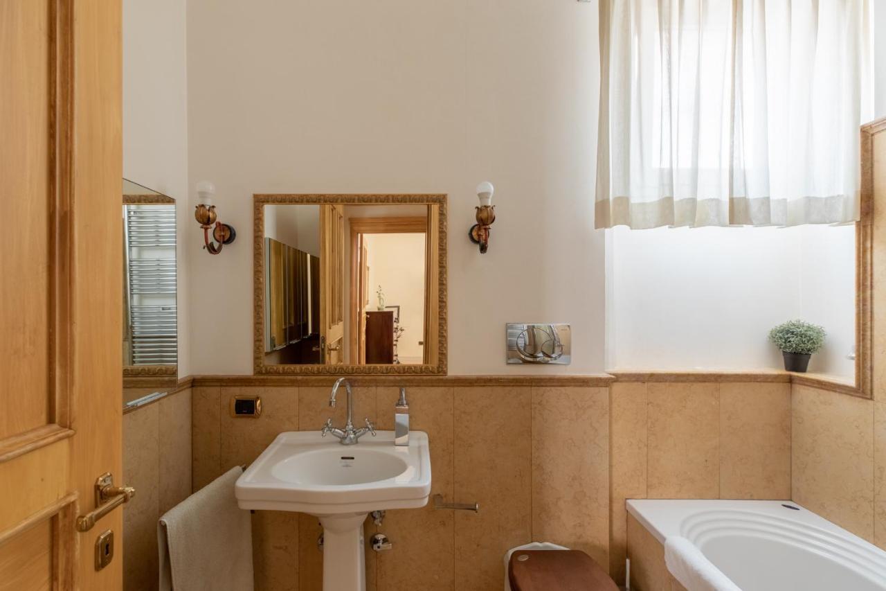 Iflat Elegant And Luxury Apartment Near Pantheon روما المظهر الخارجي الصورة